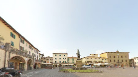 Vista panoramica di Greve in Chianti: piazza vista 2