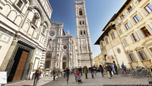 vista panoramica di piazza del Duomo a Firenze